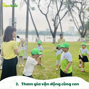 Tham gia vận động cùng con